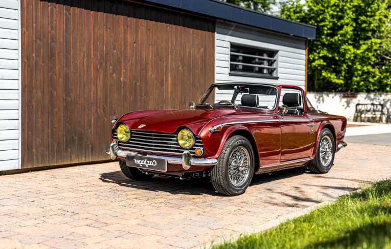 triumph-car-tr5