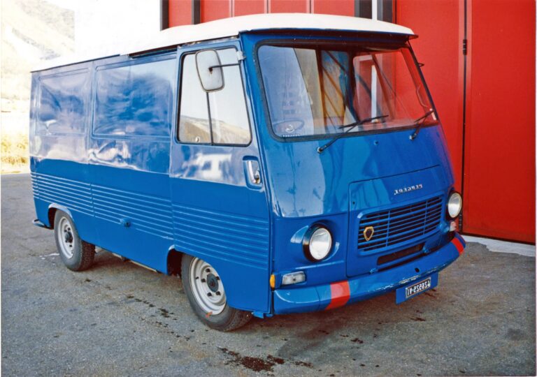 peugeot-j7