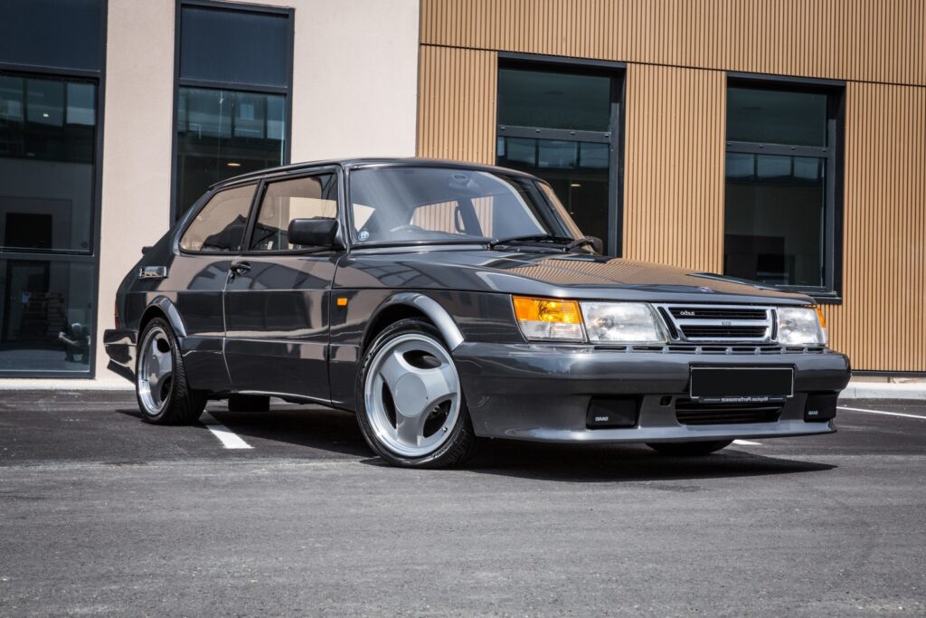 saab-900