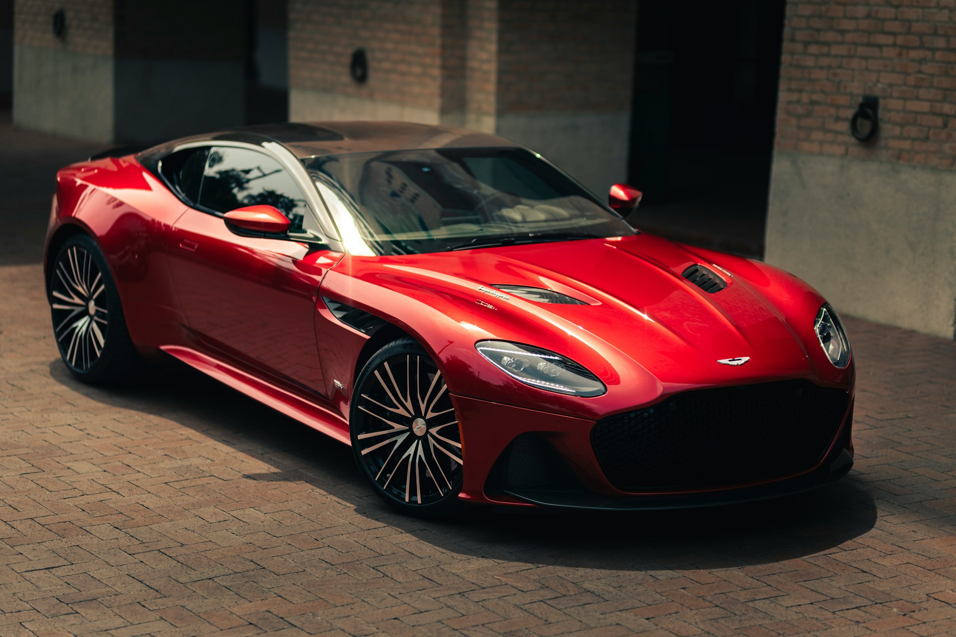 aston martin dbs