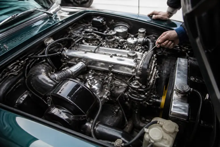 Contrôle technique du compartiment moteur lors de l'achat d'une Lotus Elise d'occasion